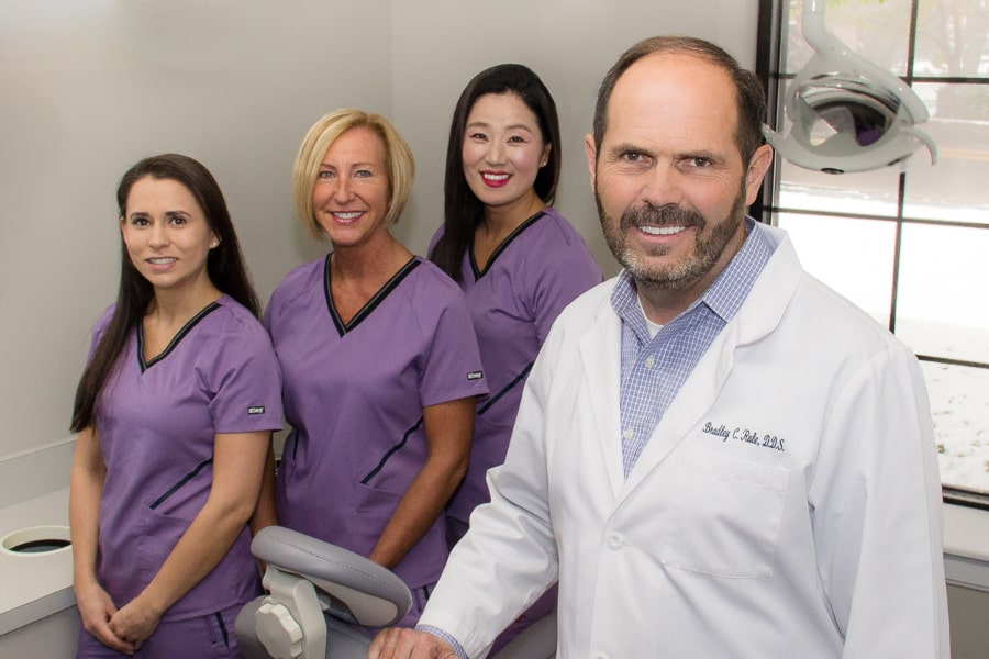 Meet Your Dental Team  Bradley Rule, Dds  847-662-7717 à Dental Implants Gurnee 