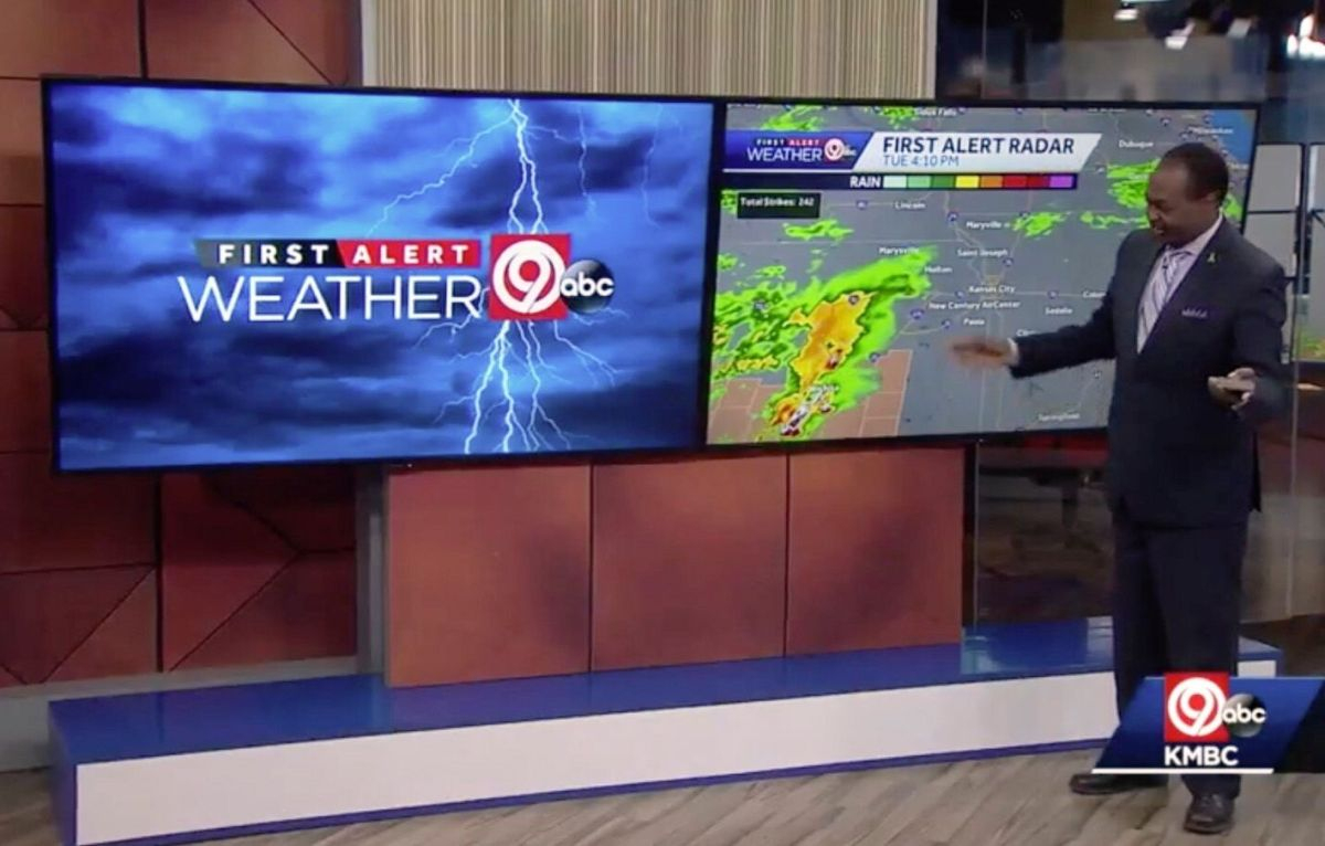 Monitors Highlight Kansas City&amp;#039;S Kmbc 9&amp;#039;S New Set  Tv intérieur Kmbc Radar 