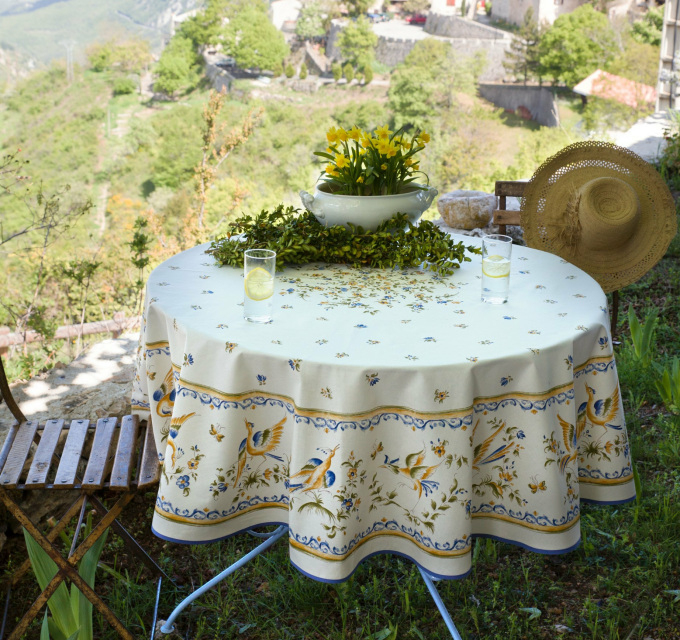 Moustier Blue Acrylic Cotton Coated French Provence concernant Country Tablecloths