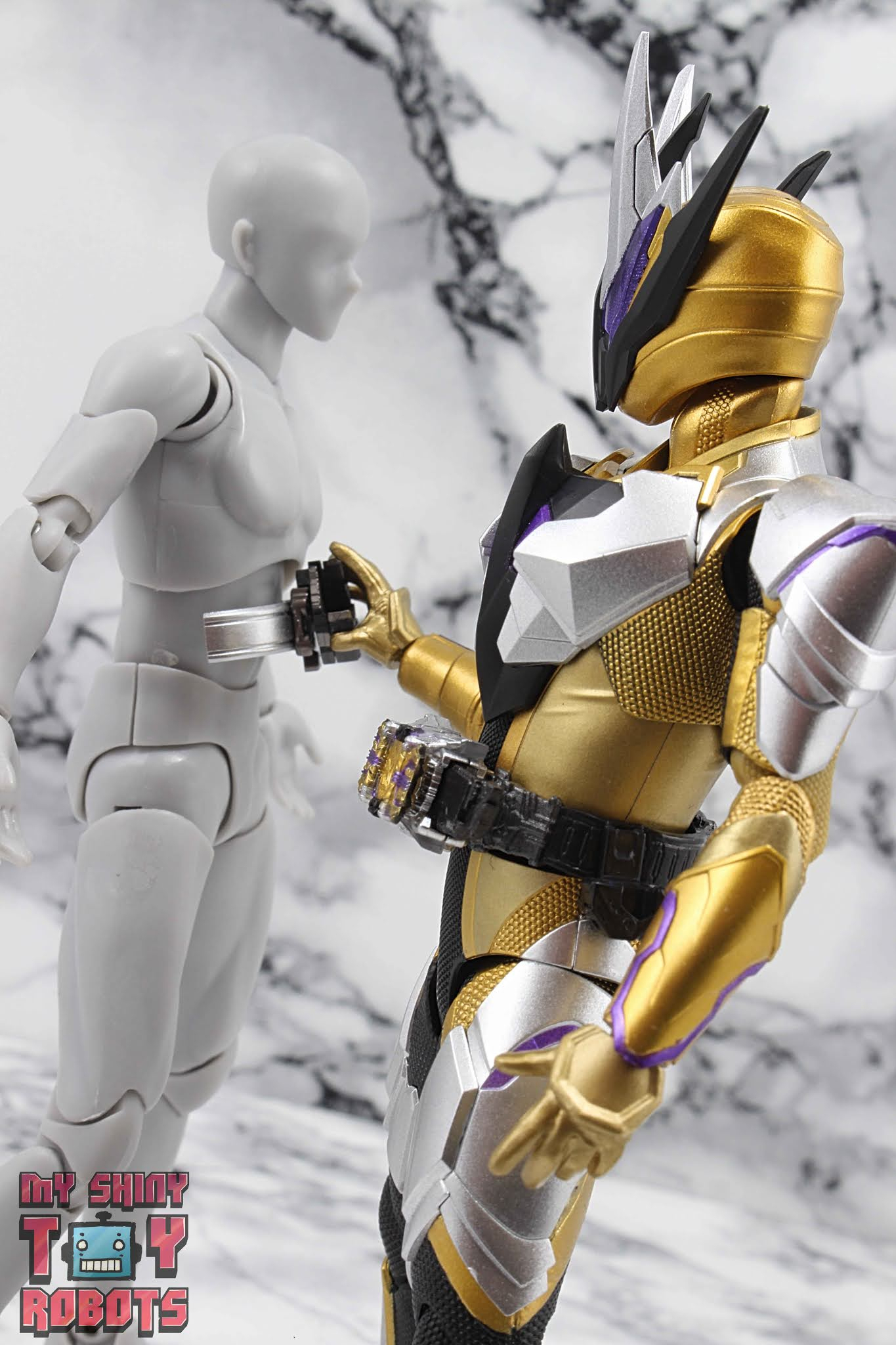 My Shiny Toy Robots: Toybox Review: S.h. Figuarts Kamen avec Kamen Rider Thouser