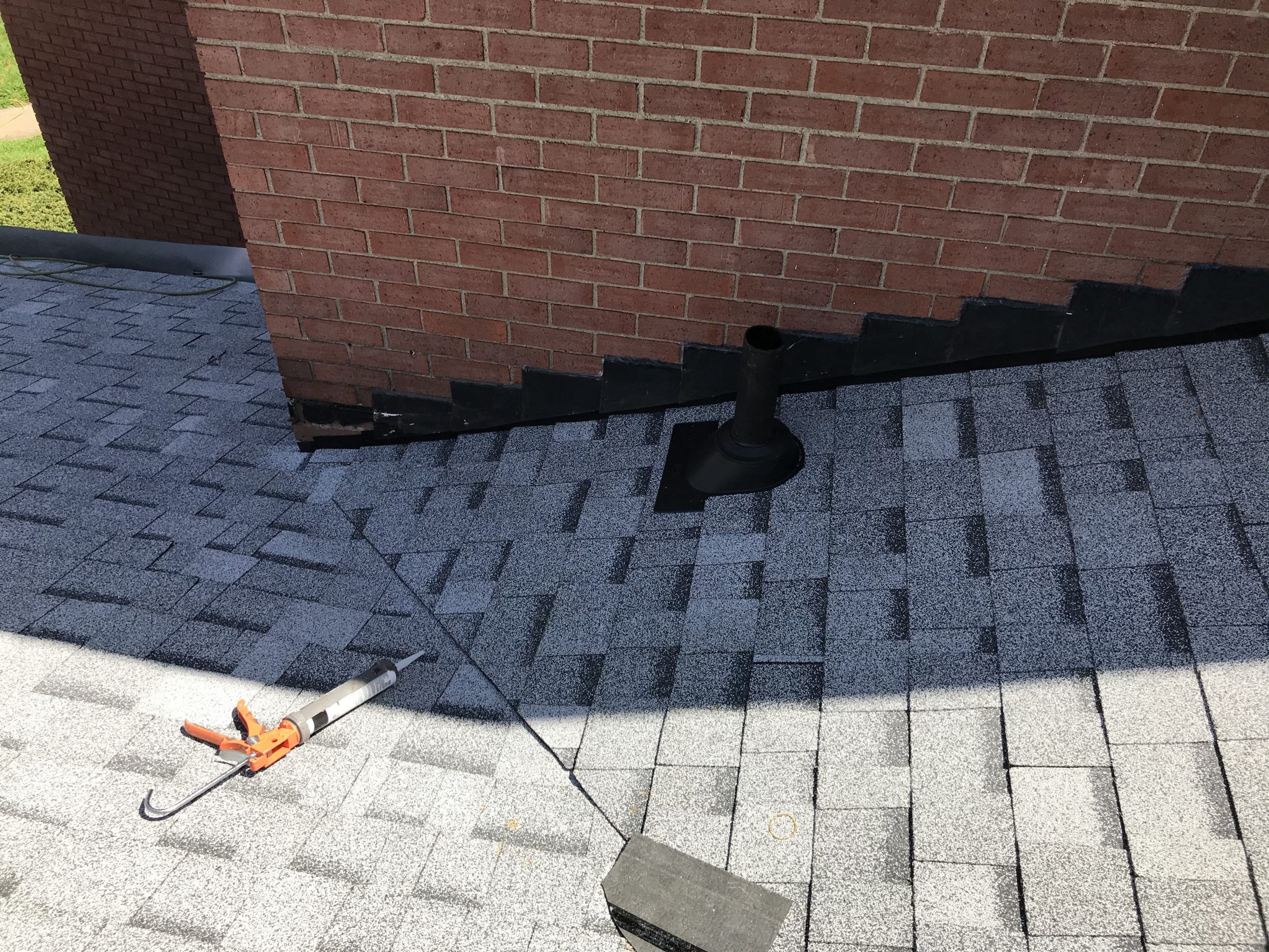 New Shingle Roof Repair Baptist Warsaw, Ky encequiconcerne Gutter Guards Lexington Ky