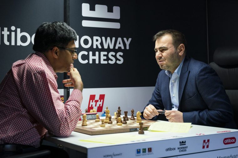 Noticias – Mamedyarov Líder. Carlsen Escapa.  Chess24 serapportantà Mamedyarov