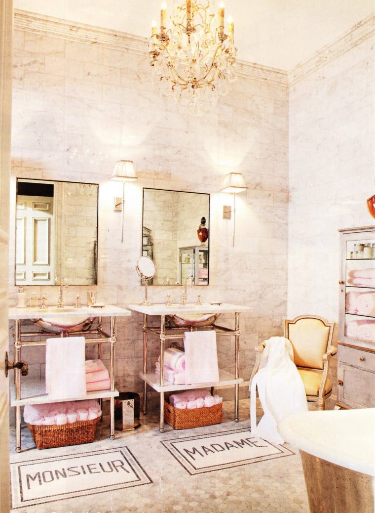 Pin By Caroline Palm On I Want It  French Bathroom Decor avec Parisian Bathroom Decor