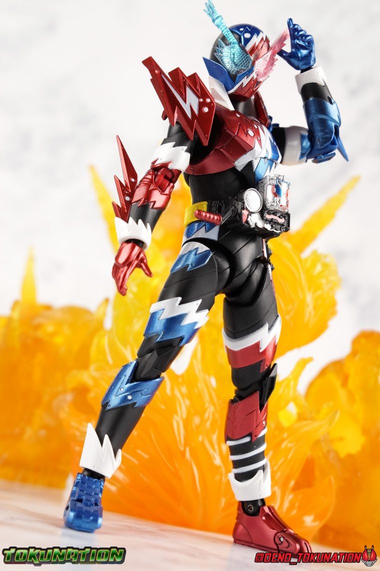 S.h. Figuarts Kamen Rider Build Rabbit Tank Sparkling Form concernant Kamen Rider Build