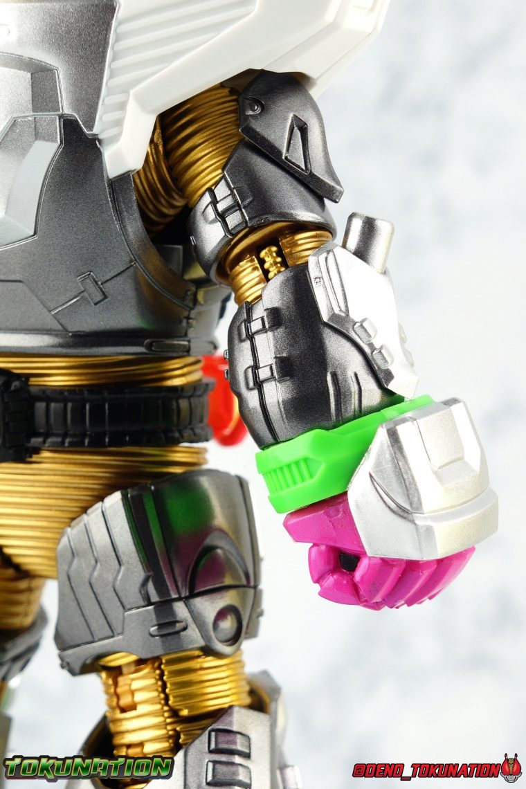 S.h. Figuarts Kamen Rider Ex-Aid Maximum Gamer Level 99 pour Kamen Rider Ex Aid Wiki