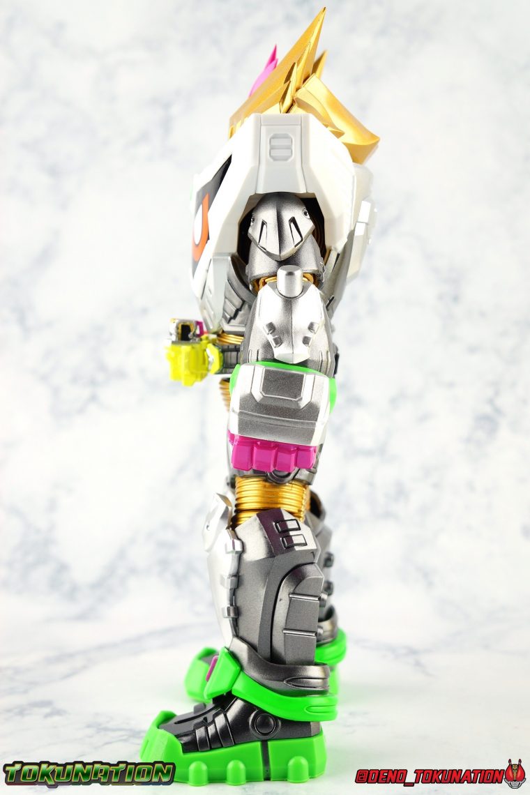 S.h. Figuarts Kamen Rider Ex-Aid Maximum Gamer Level 99 serapportantà Kamen Rider Ex Aid