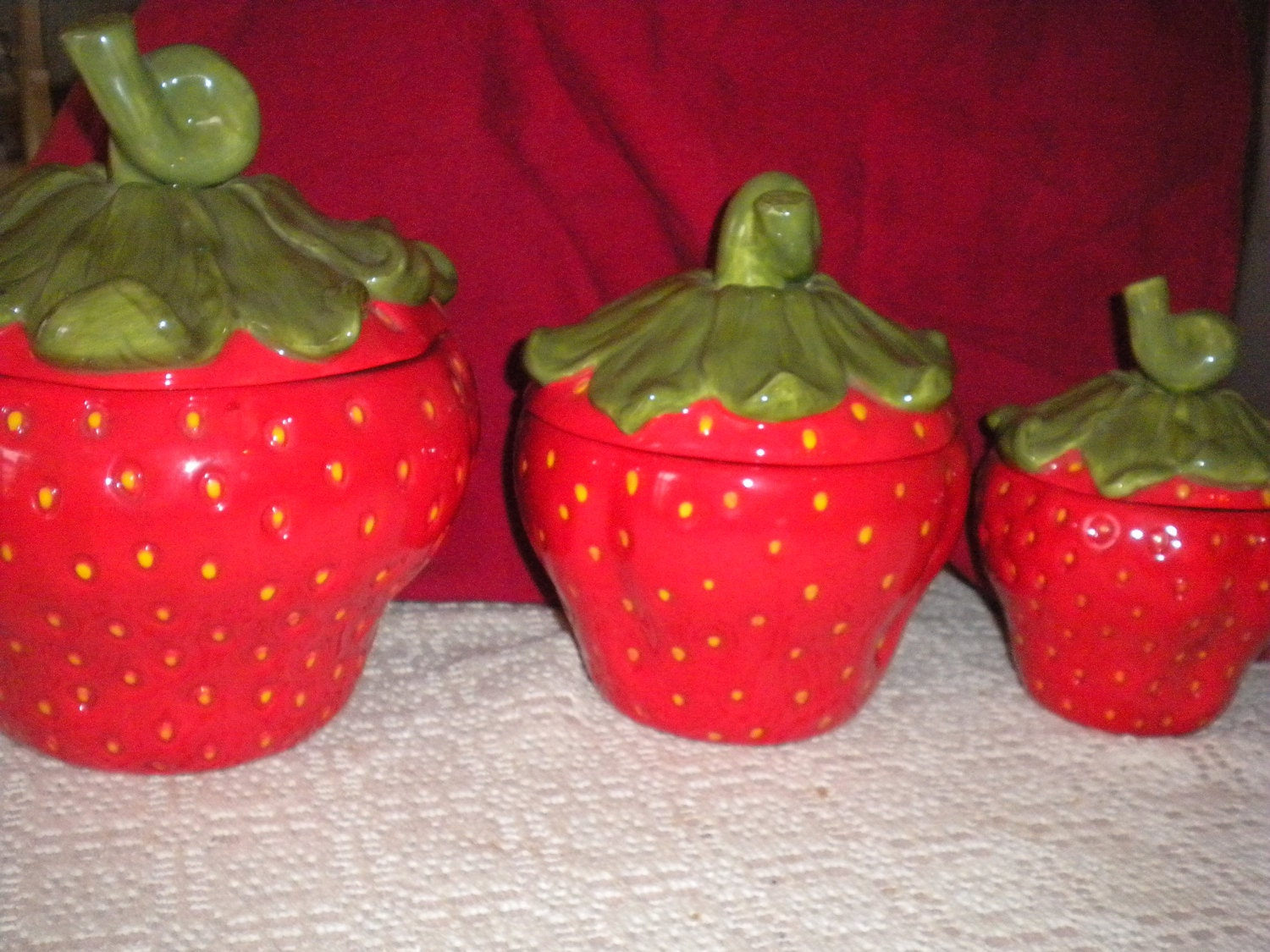 Set Of 3 Ceramic Strawberry Canisters Eclectic Kitchen pour Ceramic Kitchen Canisters 