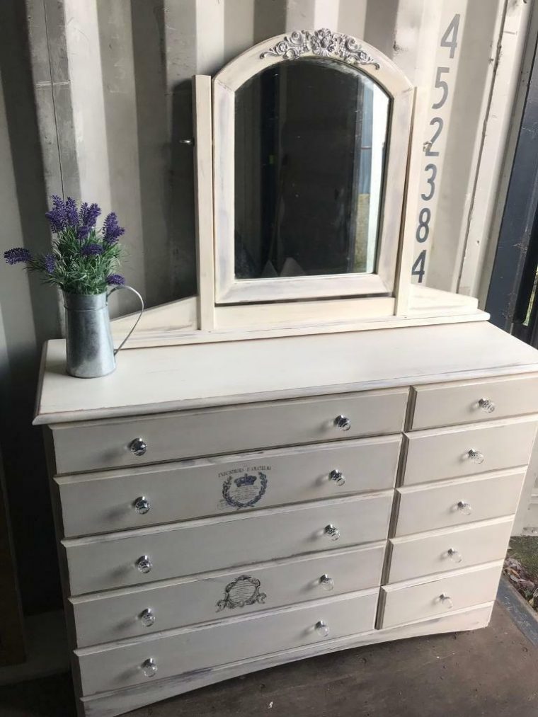 Shabby Chic Chest Of Drawers With Crystal Handles & Mirror intérieur Shabby Chic Dressers