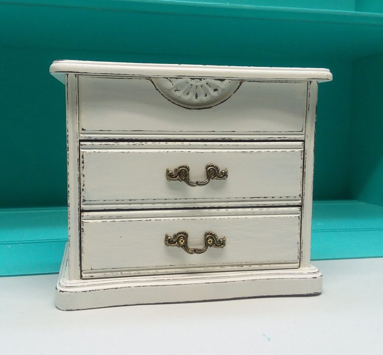 Shabby Chic Vintage Wooden Jewelry Box Painted Off White dedans Jewellery Box Shabby Chic