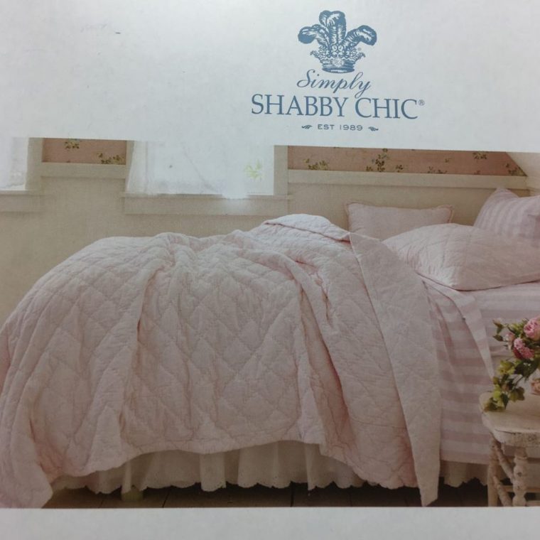 Simply Shabby Chic Pink Velvet King Bed Quilt, Diamond concernant Simply Shabby Chic Bedding