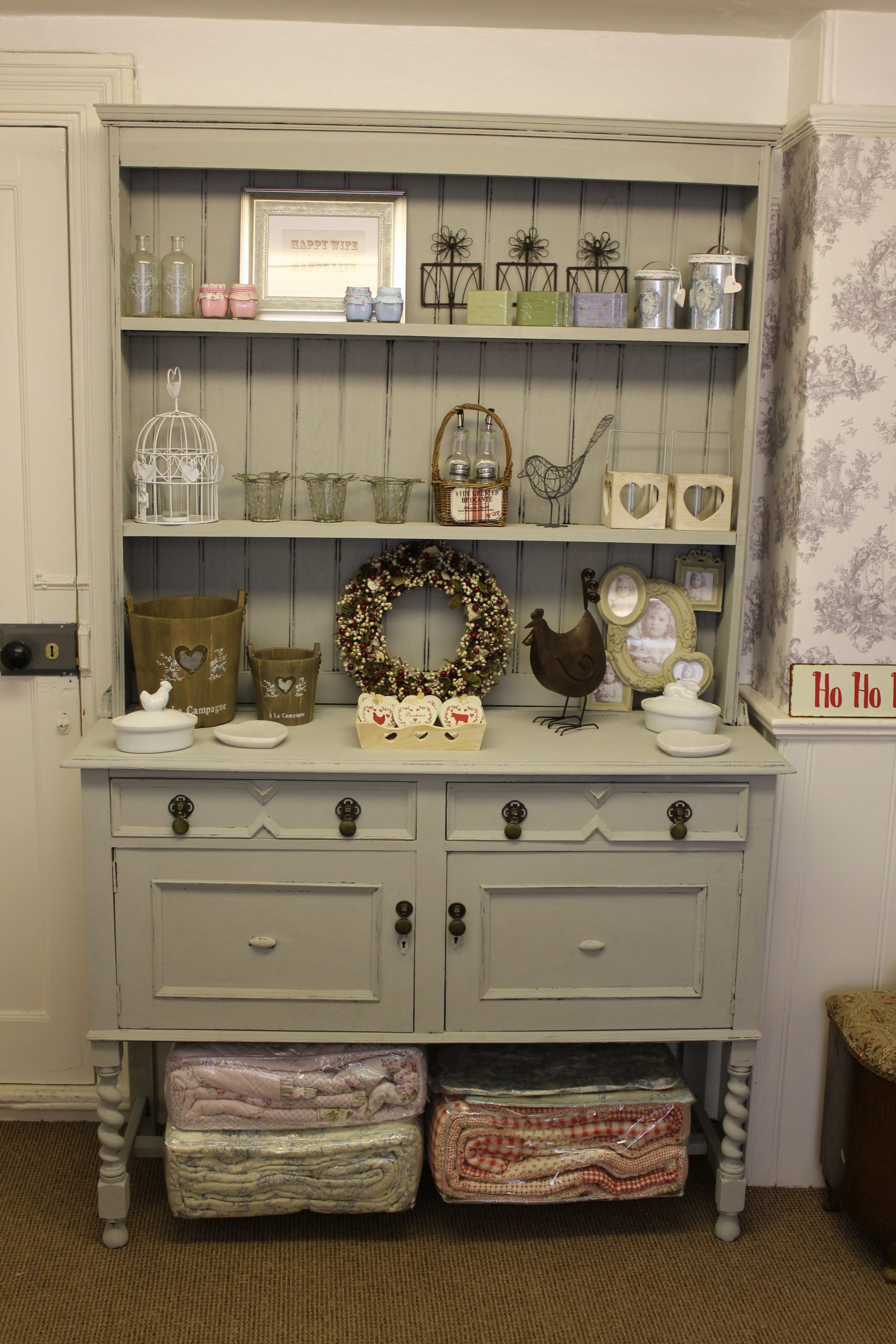 So Pleased With How This Dresser Turned Out :O)  Shabby pour Shabby Chic Dressers