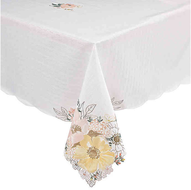 Spring Tablecloths That Will Complete Your Easter Sunday concernant Bed Bath And Beyond Tablecloths