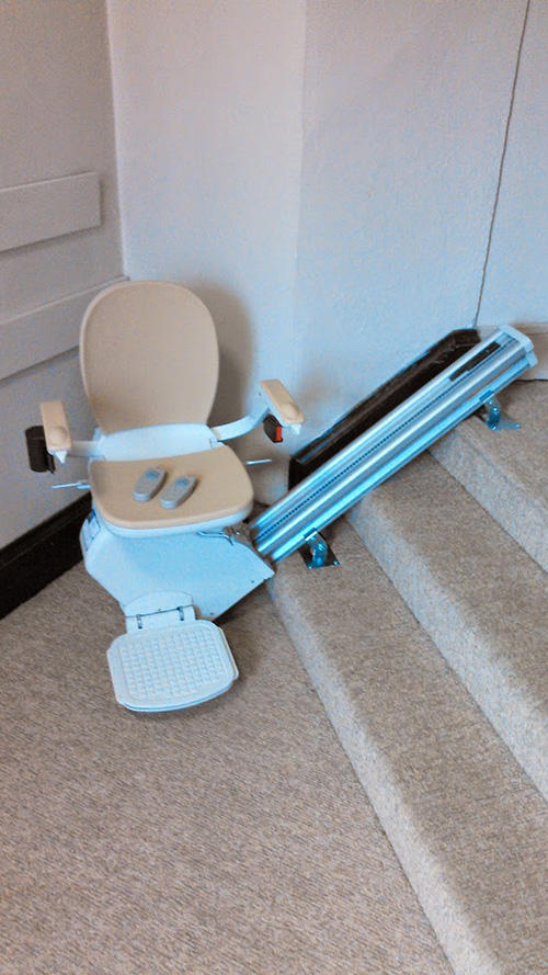 Stairlifts  Boston Walk In Bath &amp; Stairlift - New England tout Stairlifts Boston