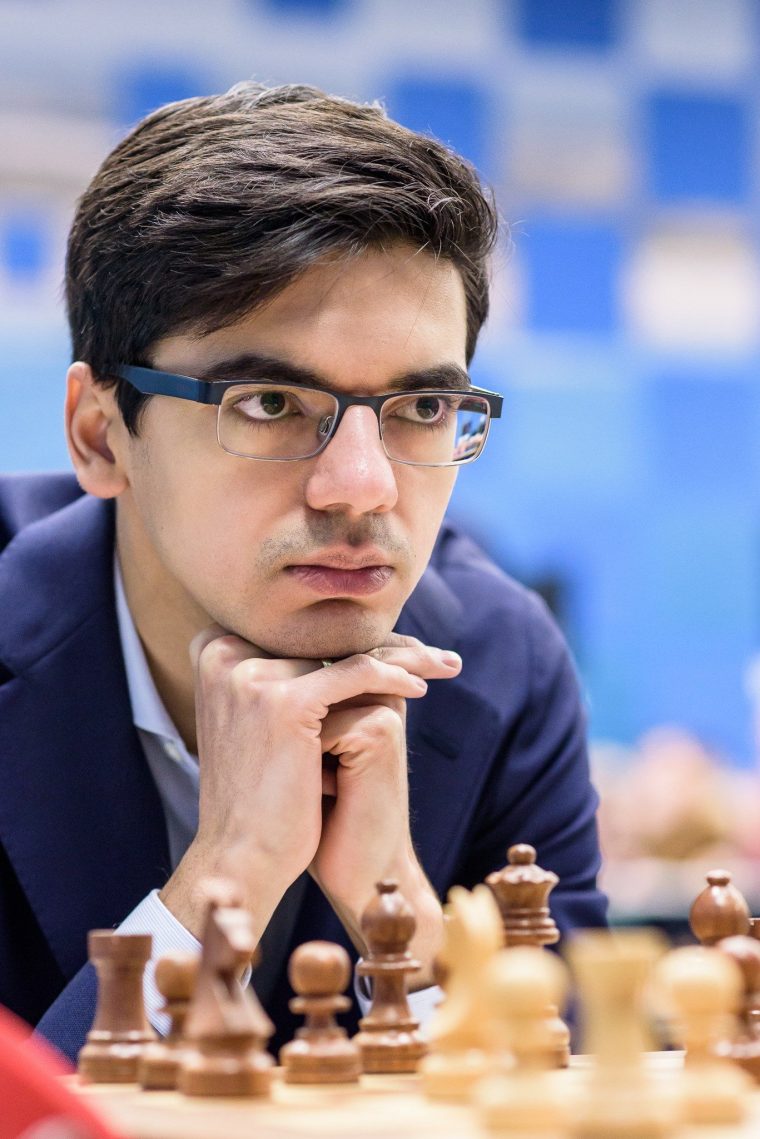 Tata Steel Chess R4: Carlsen Beats Giri'S Drawing Streak encequiconcerne Anish Giri