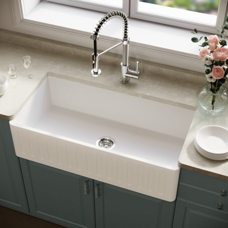 Vigo Matte Stone 36-In X 18-In Matte White Single-Basin avec 36 Inch Undermount Farmhouse Sink