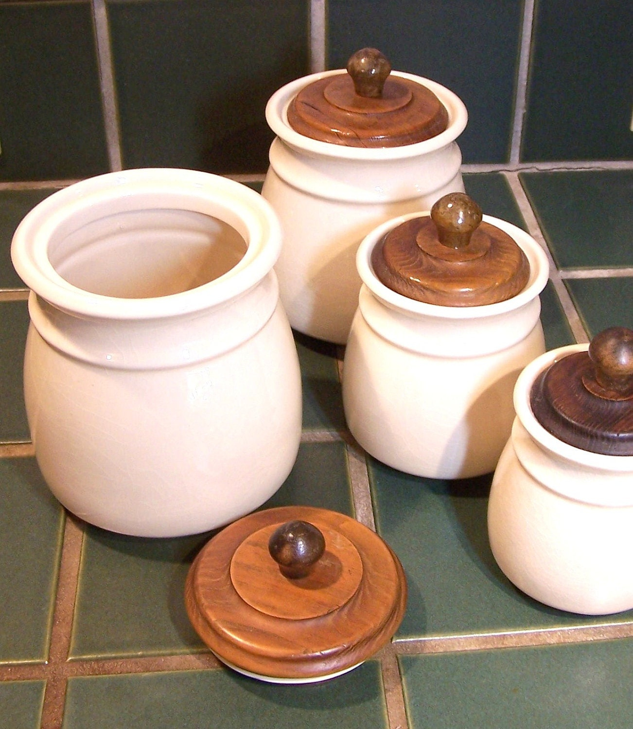Vintage Ceramic Canister Set With Wooden Lids Creamy Beige intérieur Ceramic Kitchen Canisters 