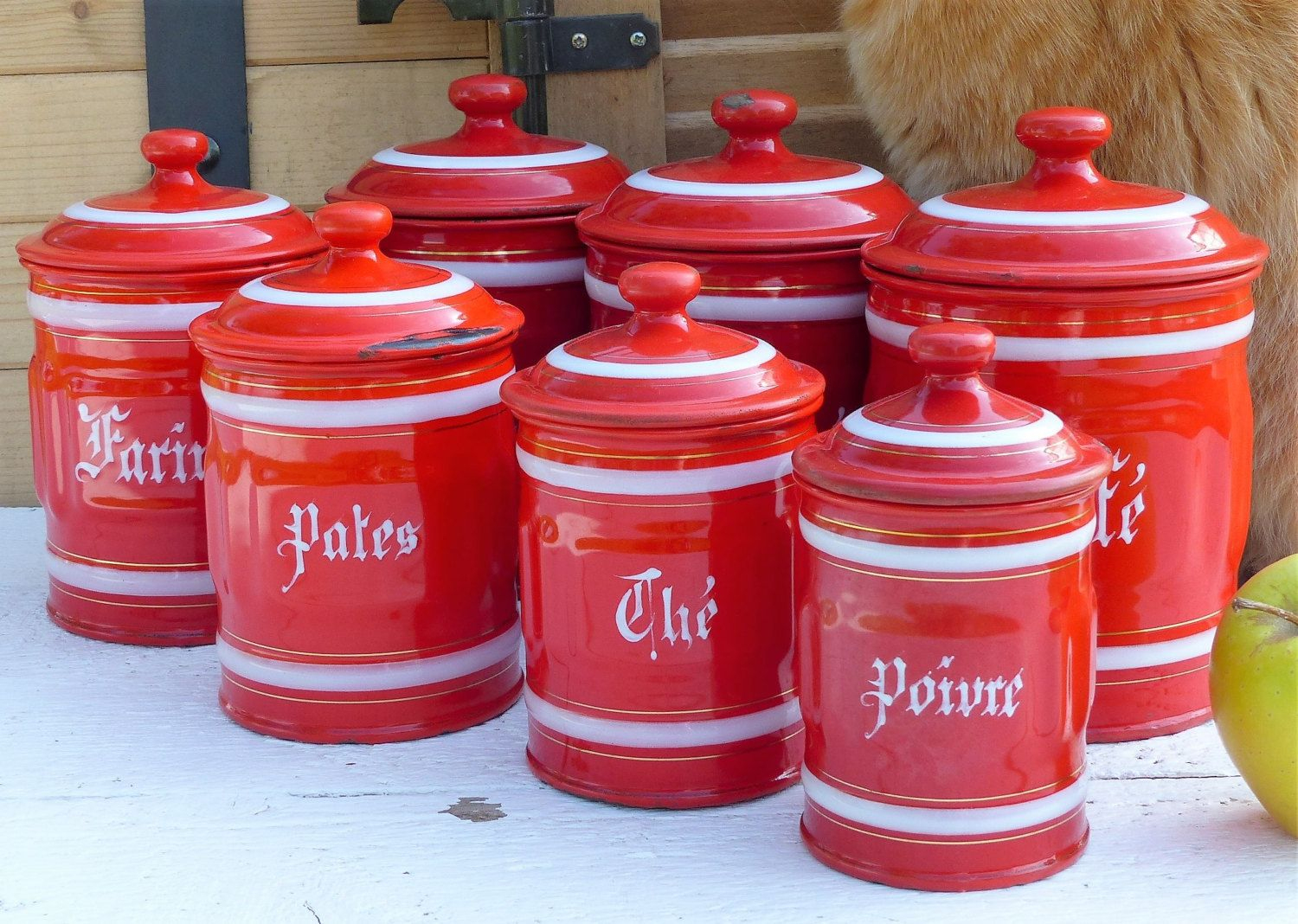 Vintage Enamelware Kitchen Canisters. (Set Of 7) Granite tout Red Kitchen Canisters 