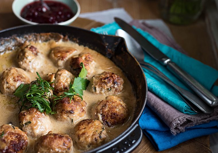 köttbullar mit pommes