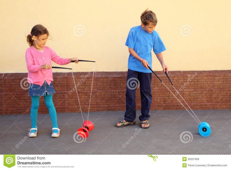 bruder spielt mit stifschwester spielchen