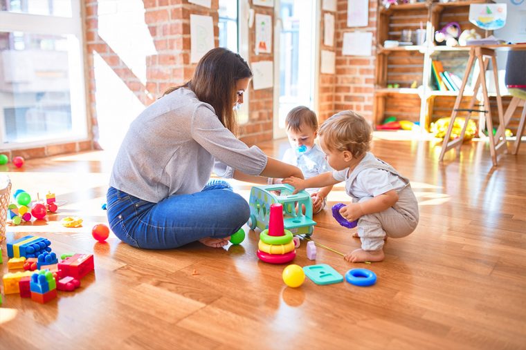 Comment Devenir Assistante Maternelle ?  Fiche Métier dedans Fiche Madame E Luccia