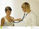 Doctor Listening Patient With Stethoscope Stock Photo avec Stethoscopeexamnurse