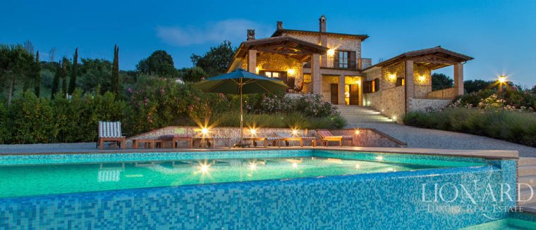 Elegant Luxury Villa With Pool In Umbria  Lionard destiné 86 Dã©Partement Ville