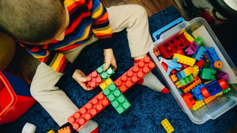 Son Fils Refuse De Ranger Sa Chambre, Cette Maman Jette encequiconcerne Mon Fils Aligne Ses Jouets