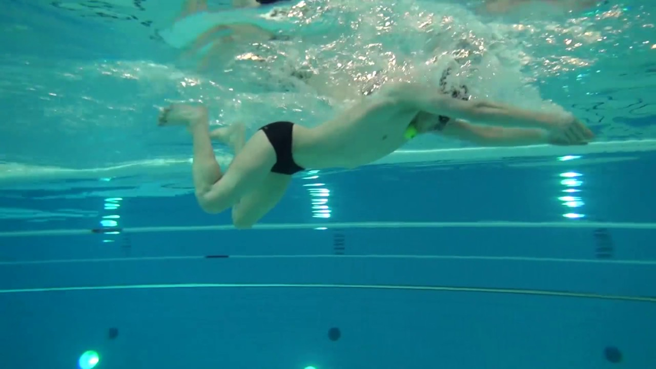 Swimming Drill : Breastroke With A Tennis Ball - avec French Swimming Licences 