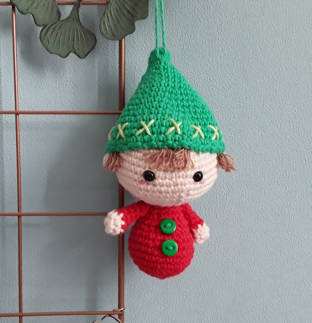 Un Lutin De Noël Au Crochet, Decoration De Noël  Noël tout Patron  Surchaussures Lutin Noel