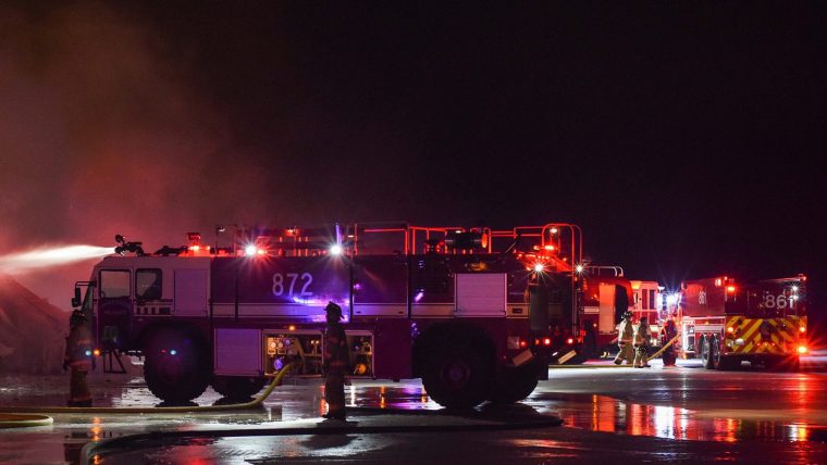 Unoccupied Hangar At Minot Catches Fire – Air Force Magazine serapportantà Mots Fleches 15 Dec 2021 Force 1