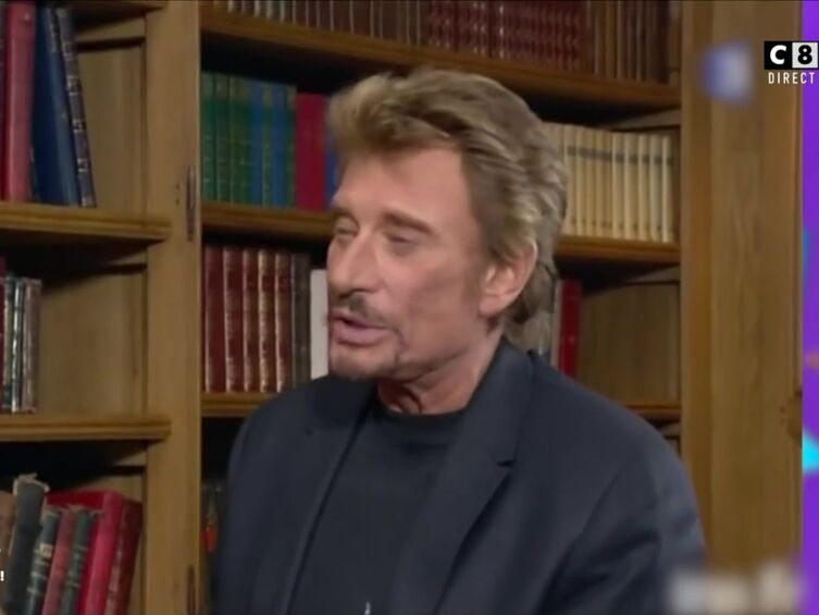 Video Johnny Hallyday : Cette Interview Culte Du Chanteur destiné Pett Quiz Sur Unchanteur Francais