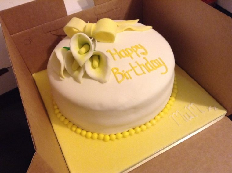 A Lovely Lily Cake For The Birthday Girl Obviously Called destiné Bebe Lilly Chocolat