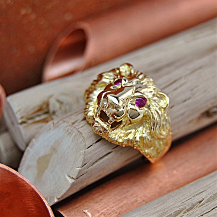 Bague Tête De Lion Or 18K  Yeux Avec Pierres Rouges serapportantà Orchidée Tête De Lion