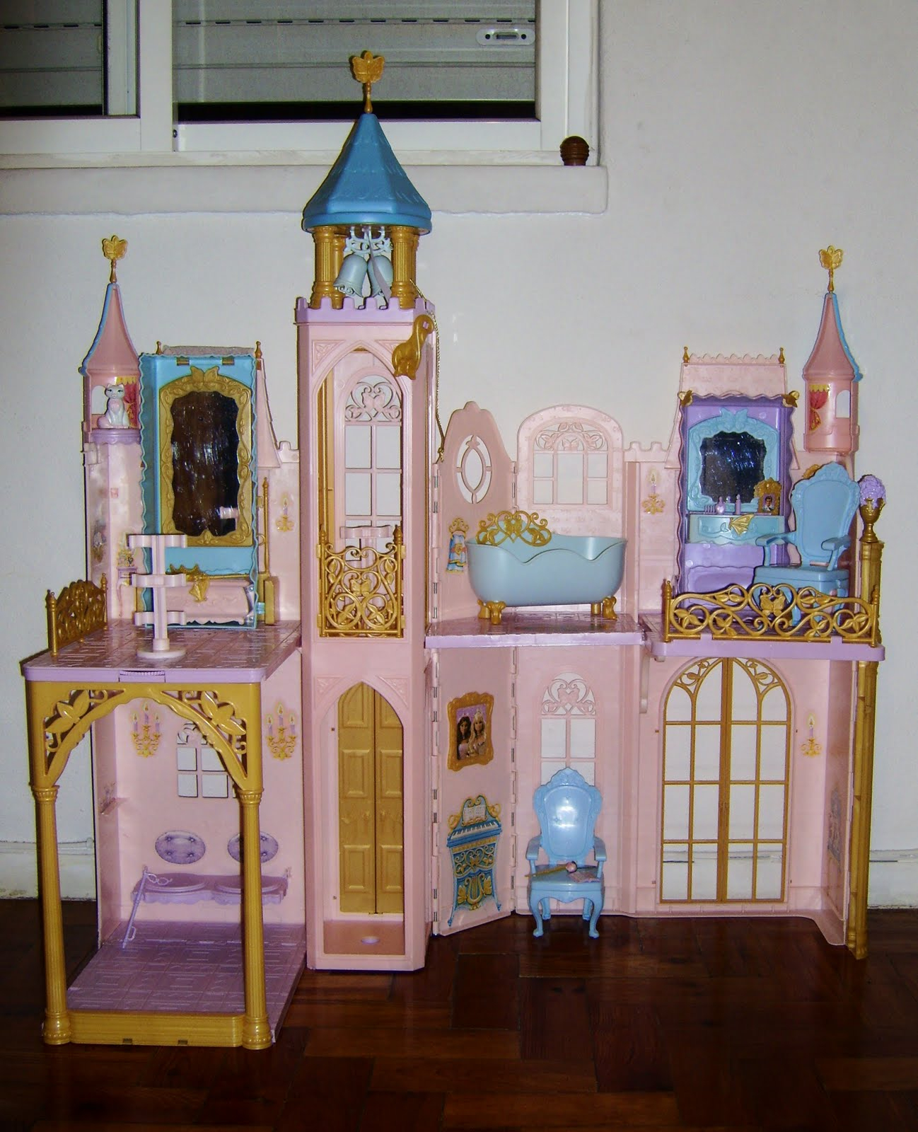 Barbie-Princess-And-Pauper-Castle Images - Frompo - 1 dedans Chateau De Barbie Princesse 