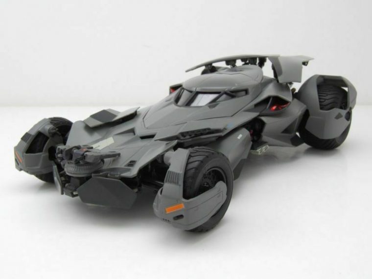 Batmobile Batman Vs Superman Dawn Of Justice Matt Grau destiné Superman Voiture