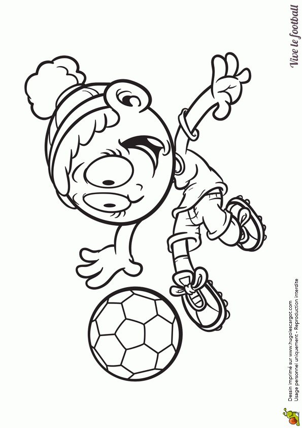 Coloriage D'Une Petite Fille Jouant Au Football Exécutant dedans Coloriage Gardien De Foot