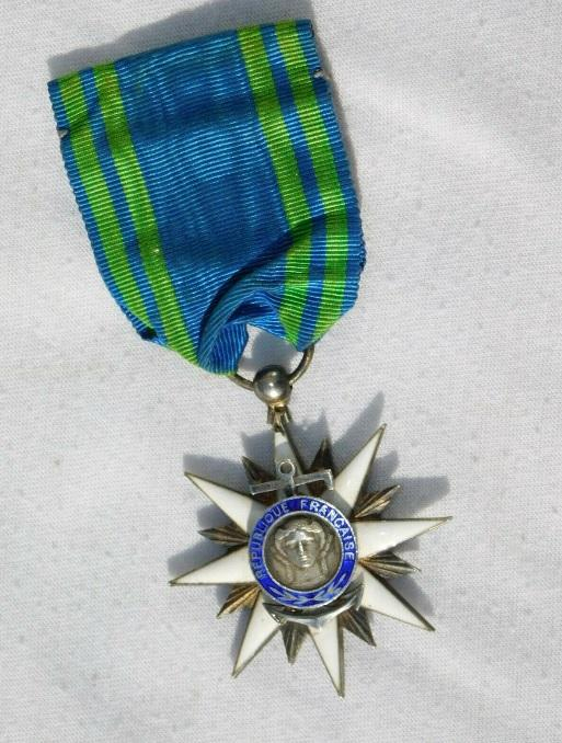 Croix De Chevalier Du Merite Maritime To English - France avec Chevalier Croix Rouge 