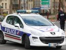 Evry-Courcouronnes : Une Patrouille De Police Percute Une à Jeux De Voiture De Policier