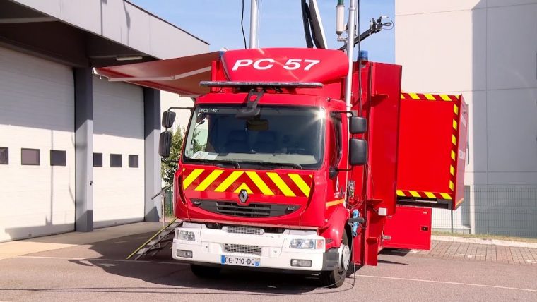 Focus Sur Le Camion Pc Des Sapeurs-Pompiers – intérieur Camion Pompier