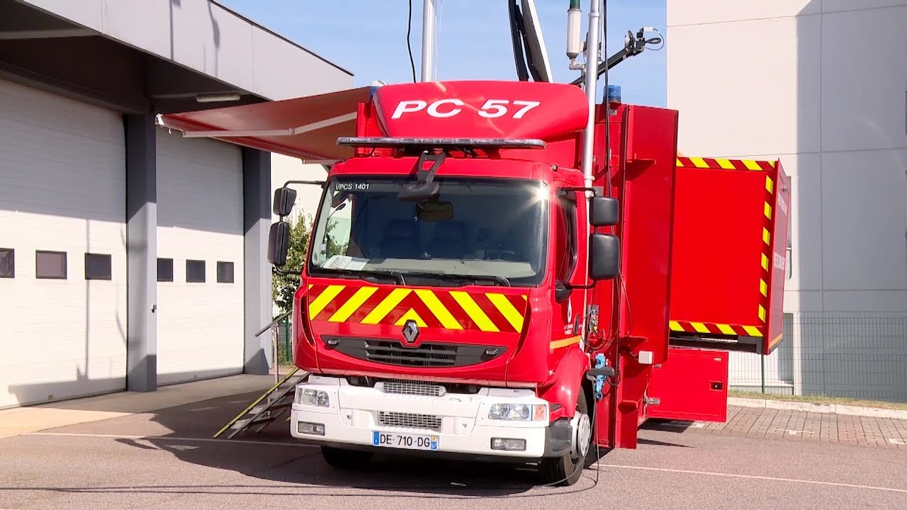 Focus Sur Le Camion Pc Des Sapeurs-Pompiers - intérieur Camion Pompier 
