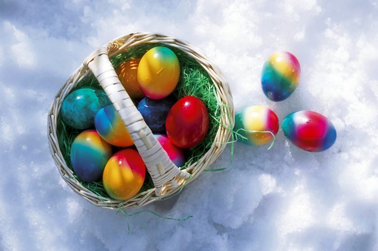 Fonds D'Ecran Jour Fériés Pâques Œuf Panier En Osier à Panier D Oeufs De Paques