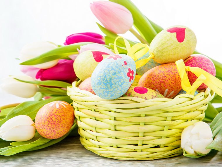 Fonds D'Ecran Jour Fériés Pâques Panier En Osier Œuf destiné Panier D Oeufs De Paques