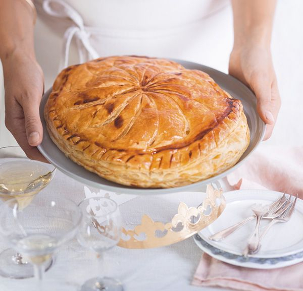 Galette Des Rois, Une Note Gourmande Pour Commencer L pour Image Galette Des Rois Gratuite 