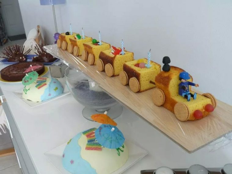 Gateau Train  Gateau Train, Gateau Anniversaire Et dedans Anniversaire Train