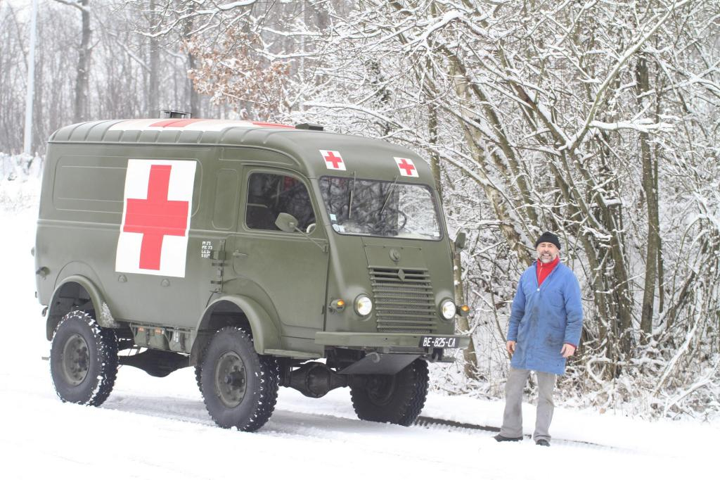 L Amerique A Sancoins :: Resto Ambulance Militaire Renault encequiconcerne Ambulance Militaire 