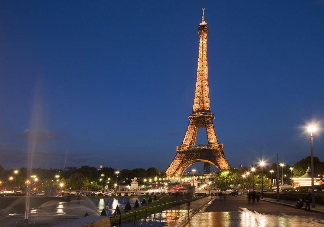 La Tour Eiffel - Arts Et Voyages à Photo De La Tour Eiffel A Imprimer 