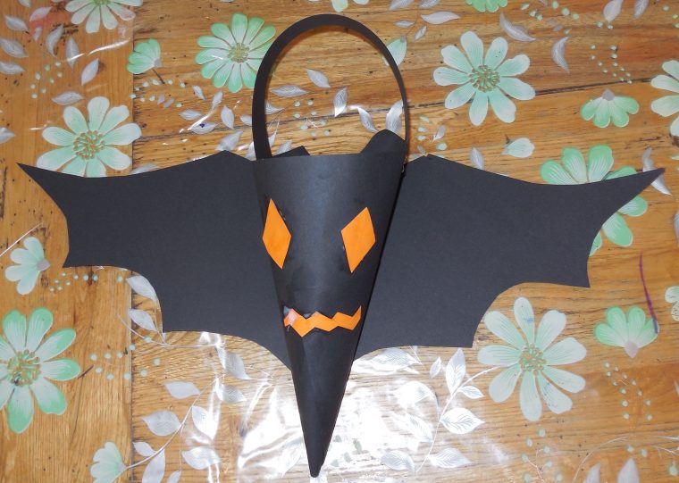 Le Cornet Chauve Souris D'Halloween. encequiconcerne Chauve Souris Bricolage Halloween