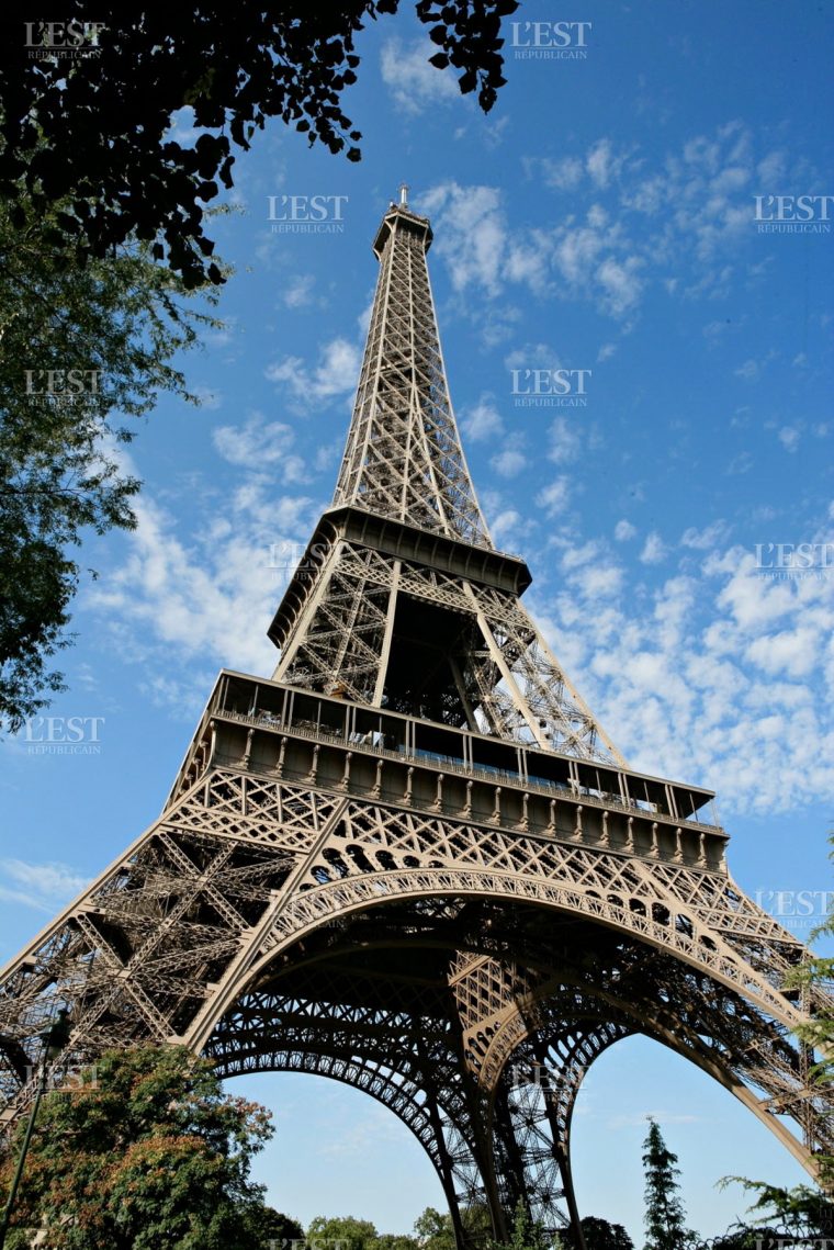 Le Mag  Quand La Tour Eiffel Se Refait Une Beauté, Des tout Photo De La Tour Eiffel A Imprimer