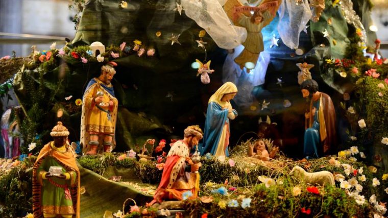 Les Crèches De Noël Ont-Elles Leur Place Dans Les Lieux avec Images Noêl