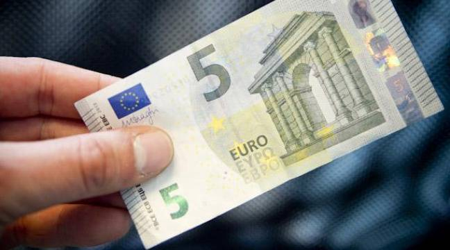 Les Nouveaux Billets De 5 Euros Refusés Par Certains destiné Billet De 5 A Imprimer 